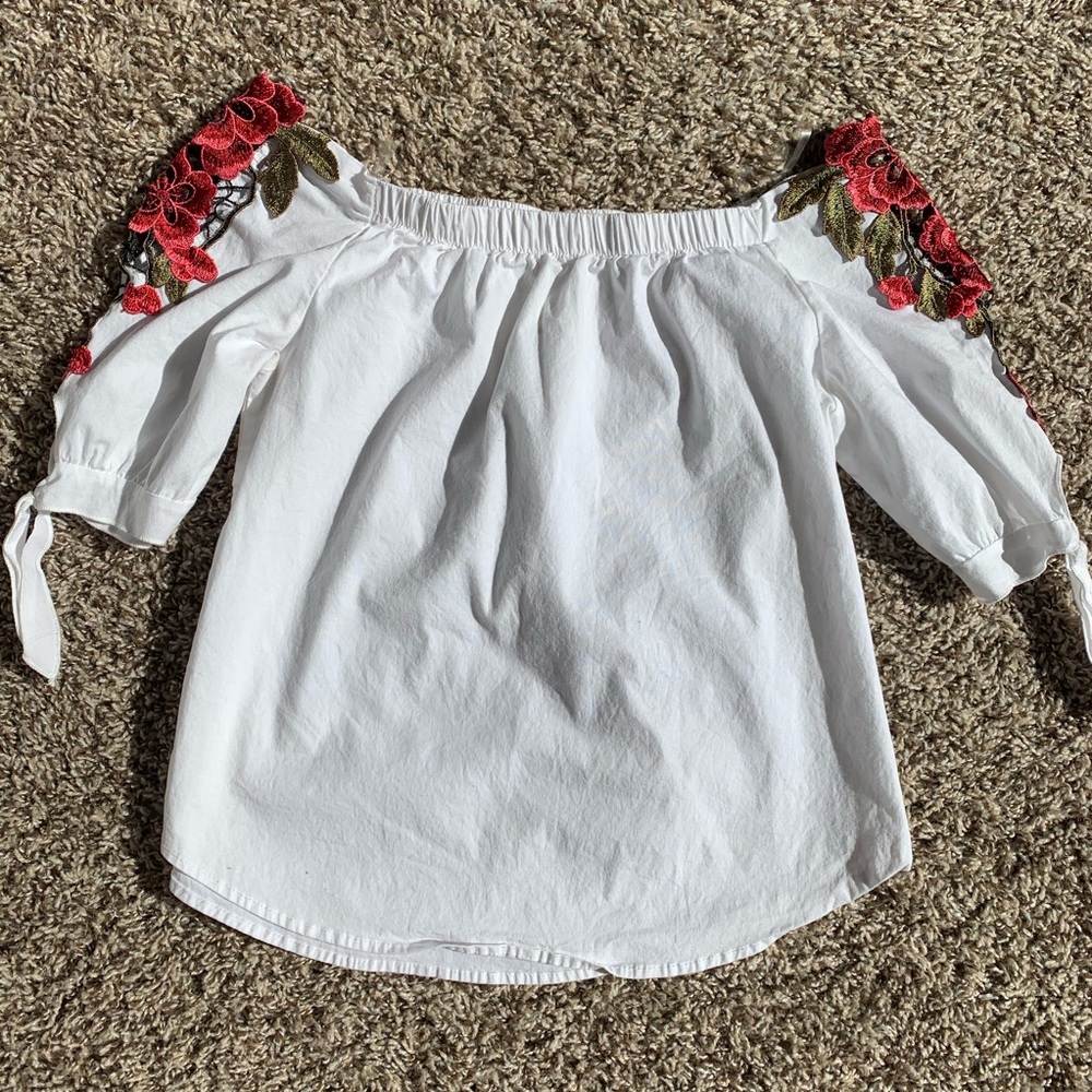 White off the shoulder top with gorgeous sleeves